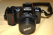 Nikon D5000 12.3 MP DX Digital SLR Camera with 18-55mm f/3.5-5.6G